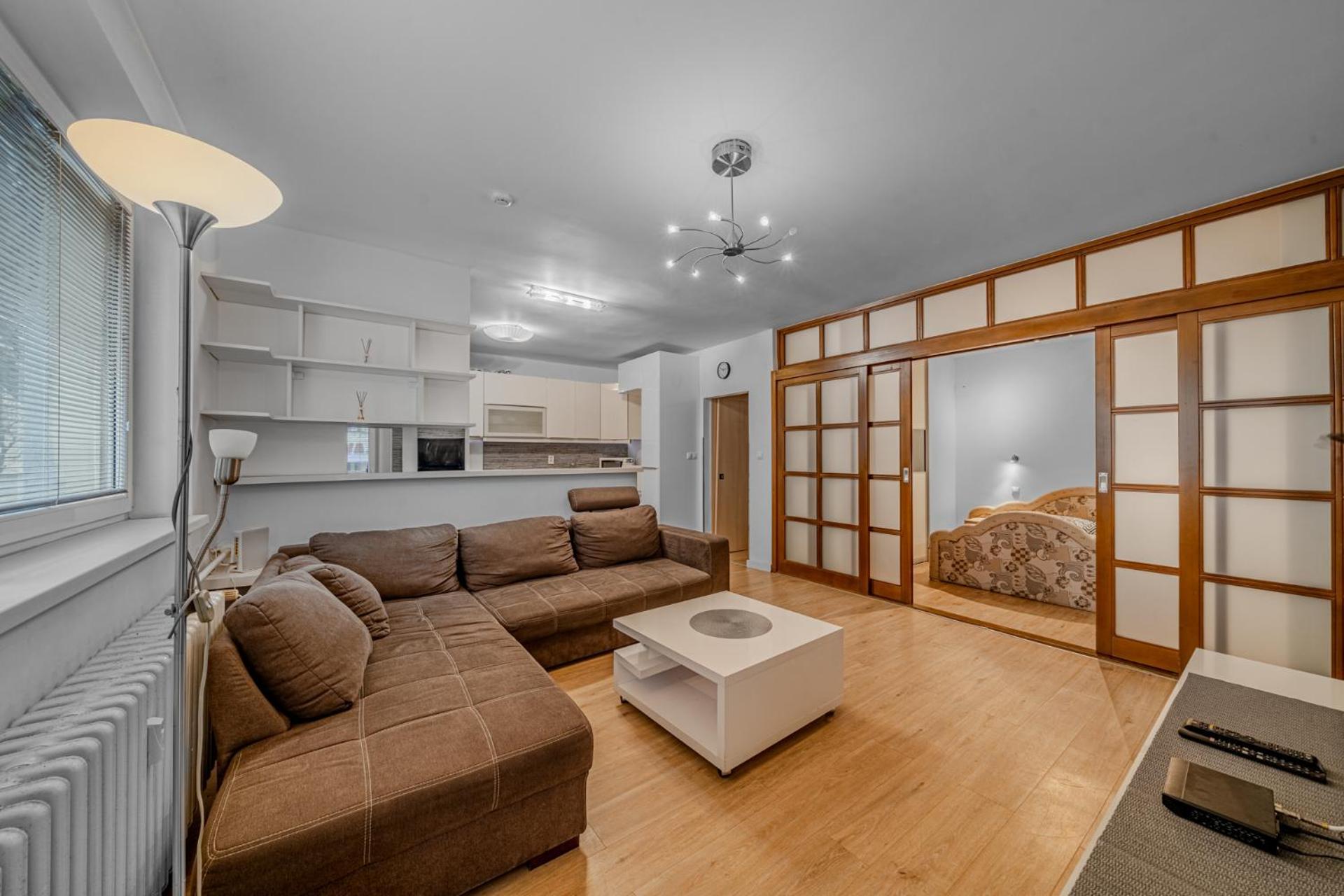 Huge Apartment Next To Train Station Close To The City Center Bratislava Exteriér fotografie